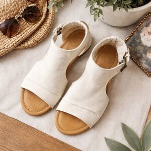 True Craft Camella Canvas Sandals White Neutral Coastal Minimalist Summer 8.5